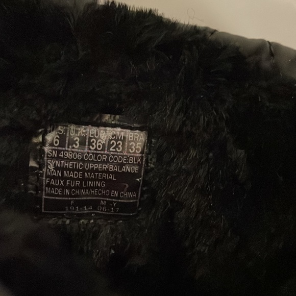 Skechers Winter Women’s Boots - Picture 3 of 5